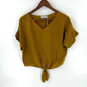 Everlane NWT Mustard Brown V-Neck Short Sleeve Tie Bottom Blouse Size Small